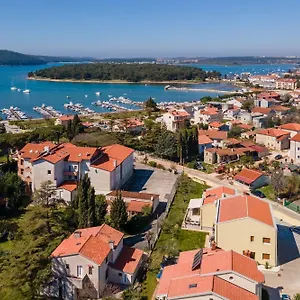 https://apartments-rosemary-medulin.in-istria.net